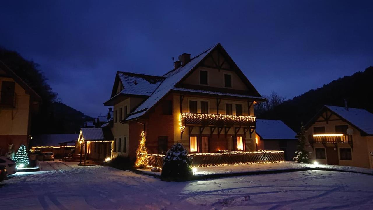 Penzion pod Vlkolíncom Ruzomberok Exteriér fotografie